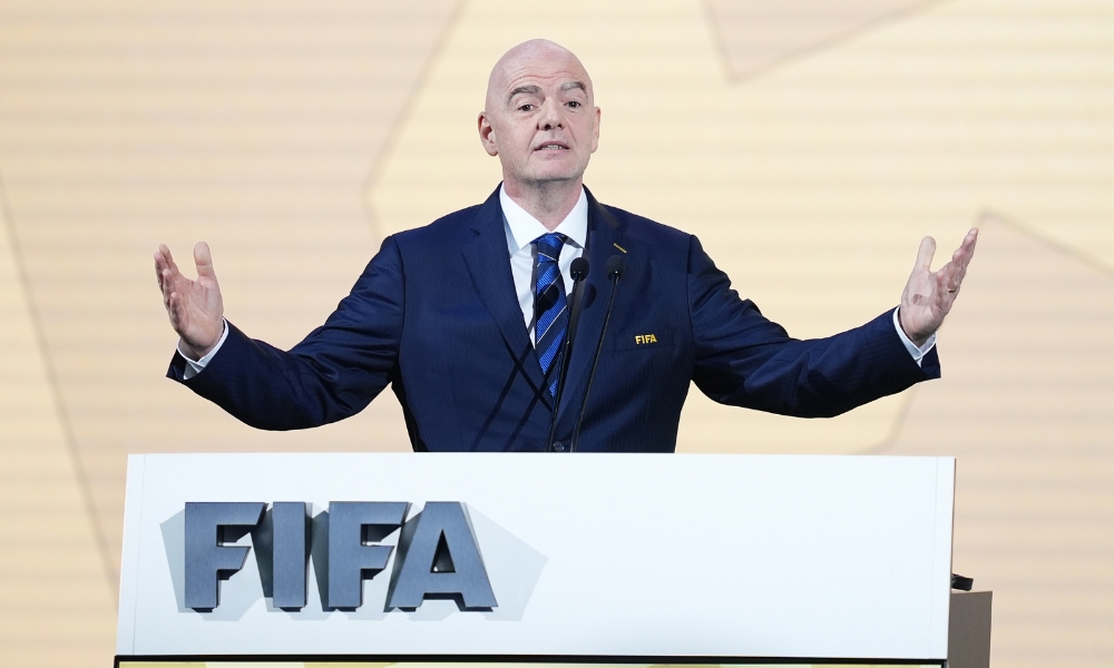 让我们拭目 让我们拭目